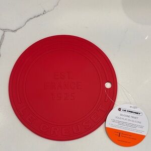 Le Creuset Cherry Red Silicone Trivet